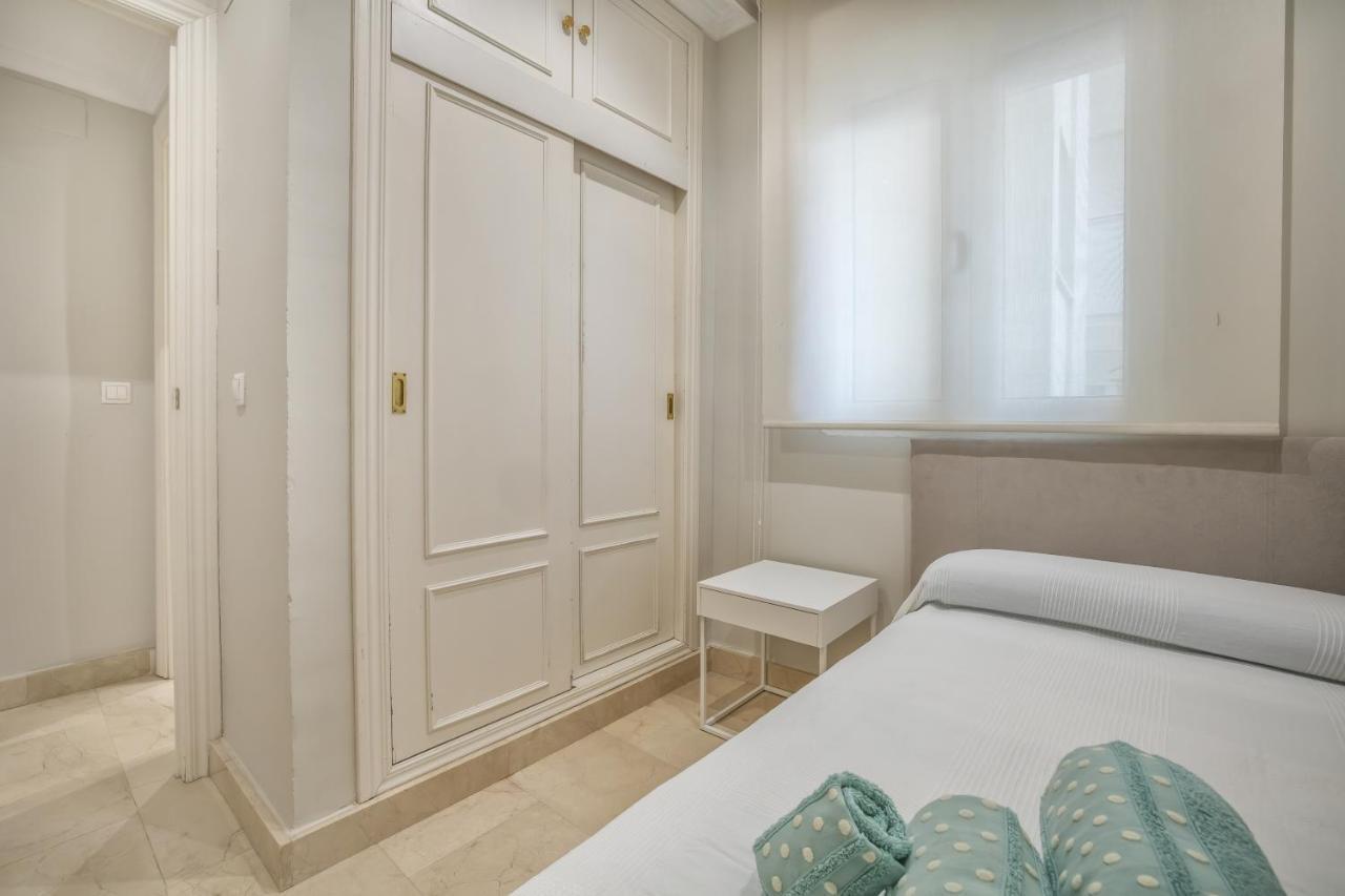 Apartamento Los Tilos & Parking & Piscina Cordoba Luaran gambar