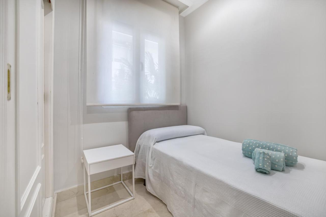 Apartamento Los Tilos & Parking & Piscina Cordoba Luaran gambar