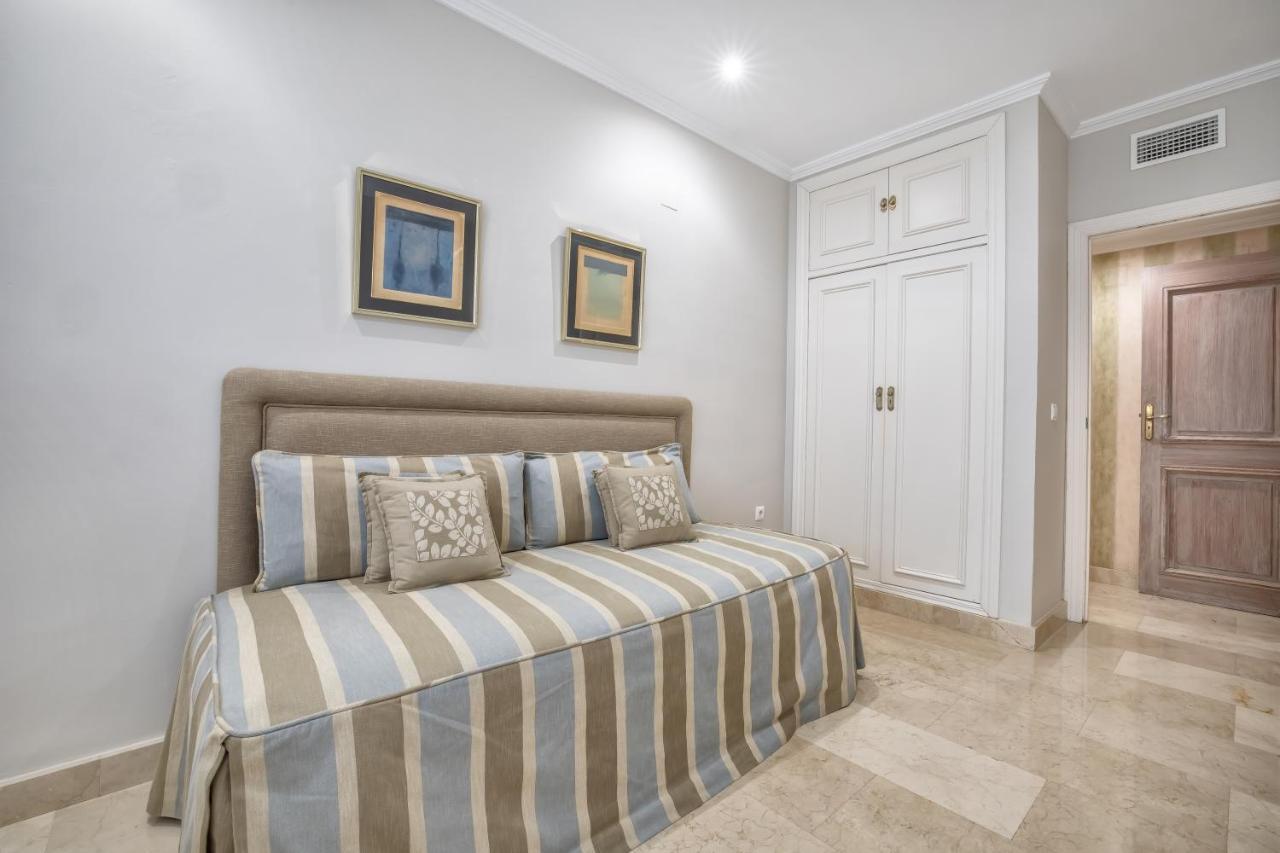 Apartamento Los Tilos & Parking & Piscina Cordoba Luaran gambar