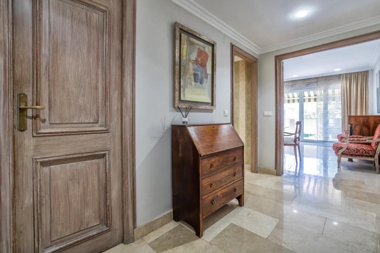 Apartamento Los Tilos & Parking & Piscina Cordoba Luaran gambar